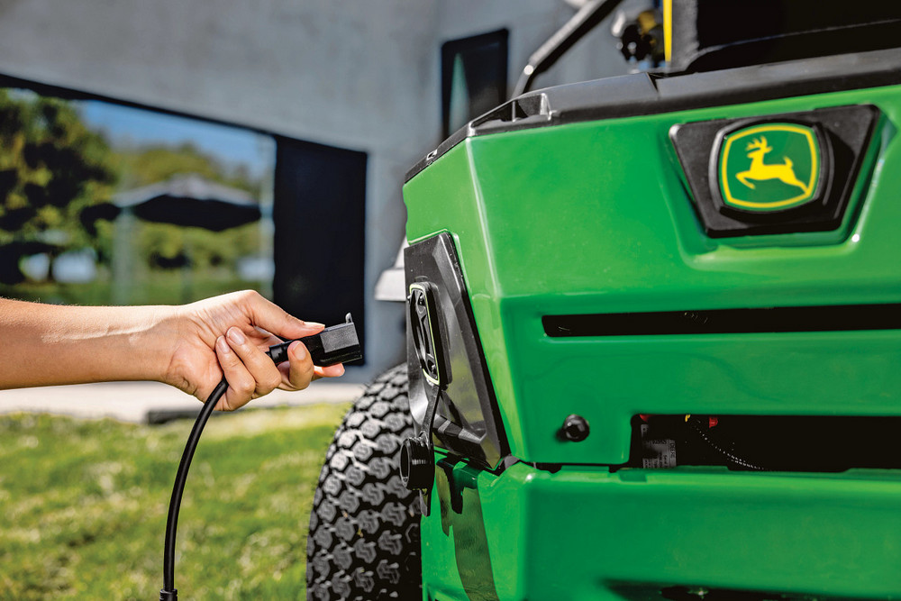 John Deere Z370R Electric ZTrak