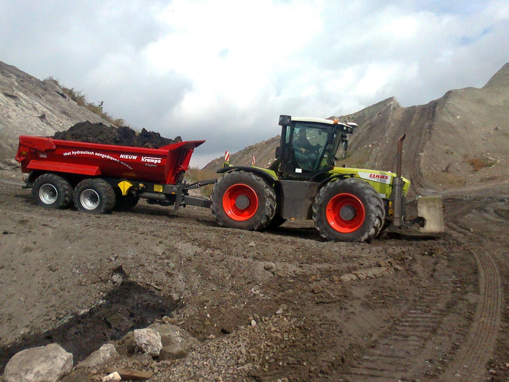 Krampe Halfpipe HP20

Claas Xerion