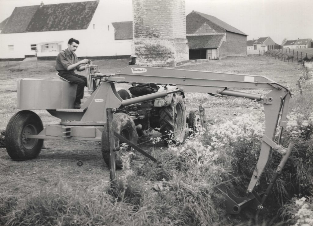 Grue agricole tractée Thomas 900 W