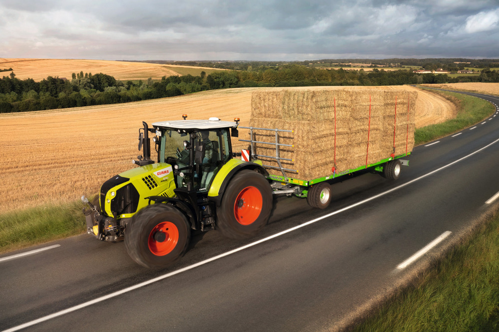 Le frein de maintien en ligne automatique facilite les transports sur route avec remorque ainsi que les travaux en dévers avec une tonne à lisier ou une presse agricole.