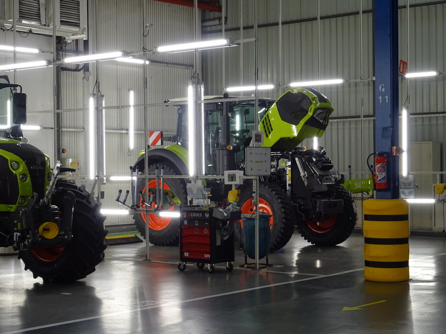 Avant de quitter l’usine Claas Le Mans, les machines sont vérifiées dans le but d'assurer la livraison d’un produit de qualité.