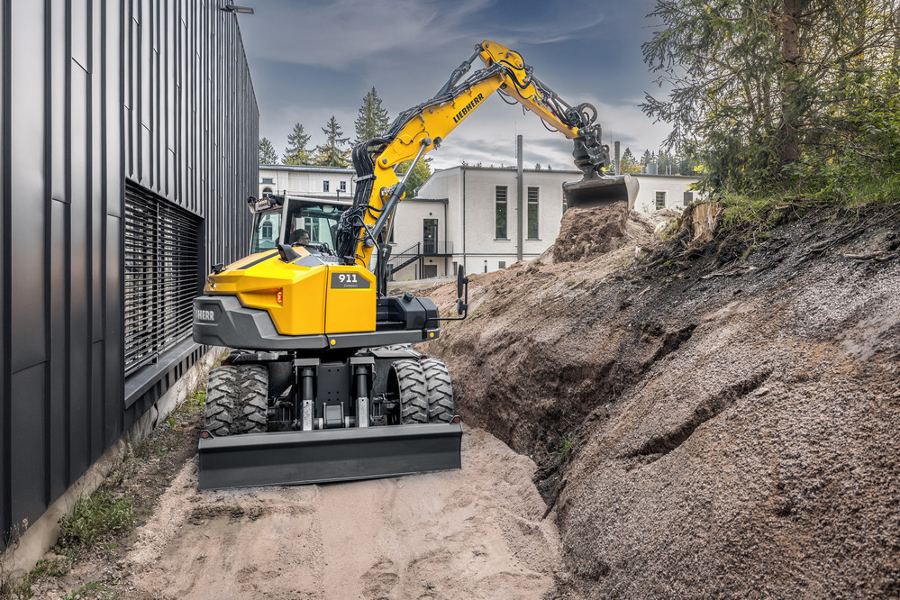 Liebherr A 911 Compact