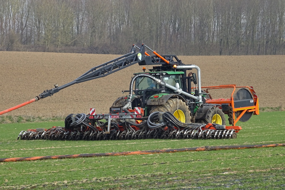Leuridan Agro Logistics : Épandage sans tonne avec un système de bras rotatif
