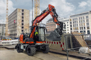 Kubota et Liebherr annoncent un partenariat pour la fourniture de pelles sur pneus
