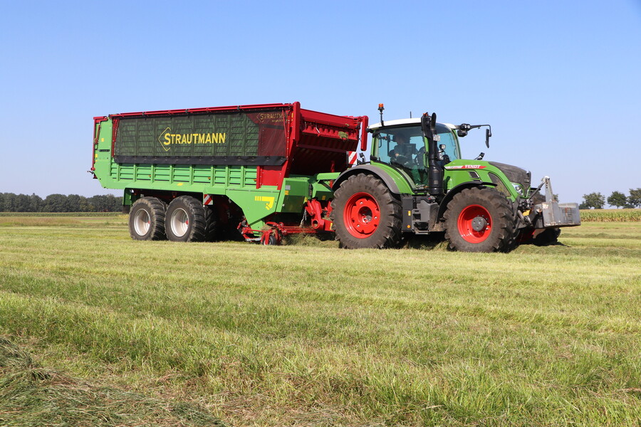 Fendt autochargeuse Strautmann