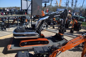Hitachi lance Landcros One : La pelle conceptuelle illustre la vision du futur