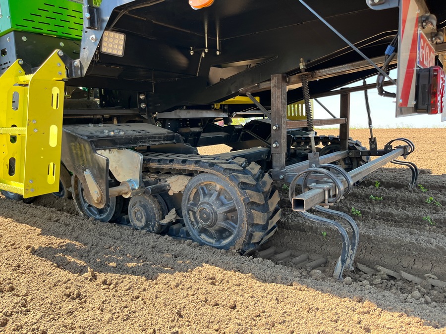 8. L’Agriplanter 4 SP-N repose sur des chenilles non entraînées, ce qui permet de limiter les tassements des sols.