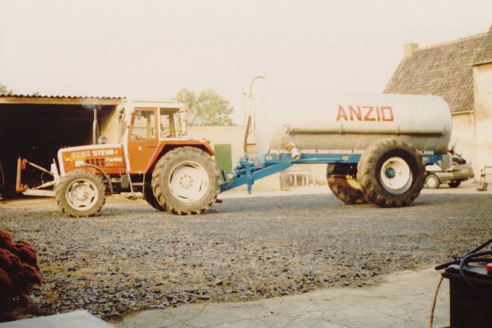 L’entreprise de travaux agricoles Hervé Mampaert (Oosterzele) a commencé avec une Anzio de 10 000 litres.