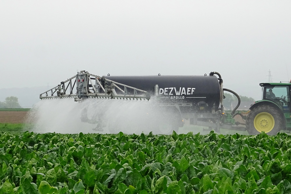 Dezwaef construit également des rampes d’arrosage. L’entreprise Delehouze & fils (Pottes) en utilise une, notamment pour irriguer des épinards.