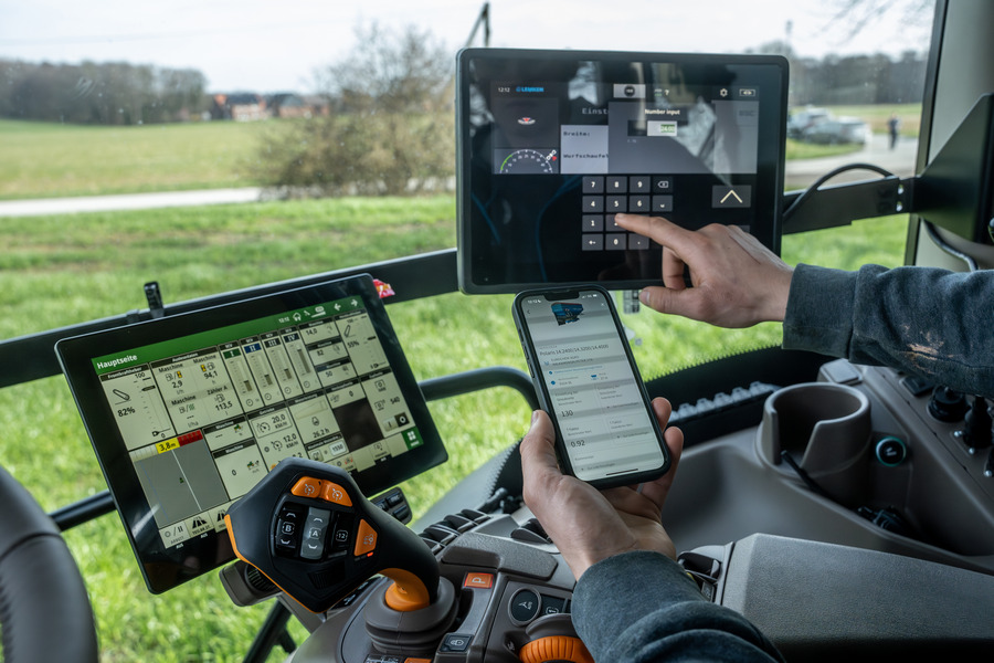 Image 8 : MidK 08 LEMKEN_Polaris 16_39_0_en_GB Avec l’application Fertitest, vous déterminez les réglages corrects pour l’épandeur. Vous les saisissez ensuite manuellement ou via Bluetooth dans le terminal pour le réglage de base.