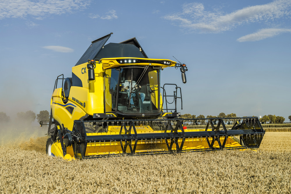 New Holland fait évoluer ses moissonneuses-batteuses et ses barres de coupe