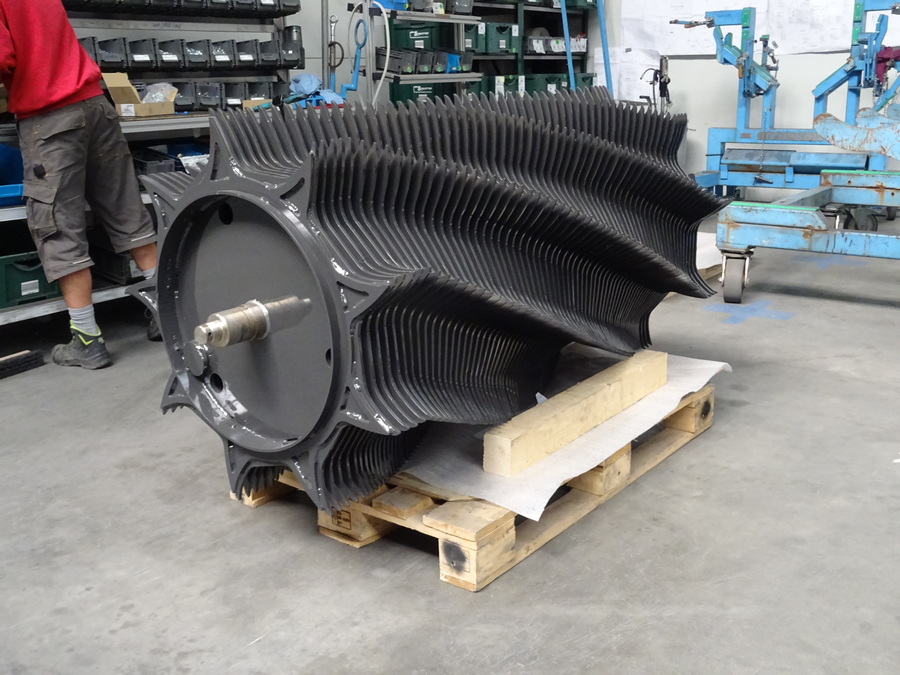 Souder un rotor d’une autochargeuse Fliegl Cargos demande une semaine de travail pour un soudeur.