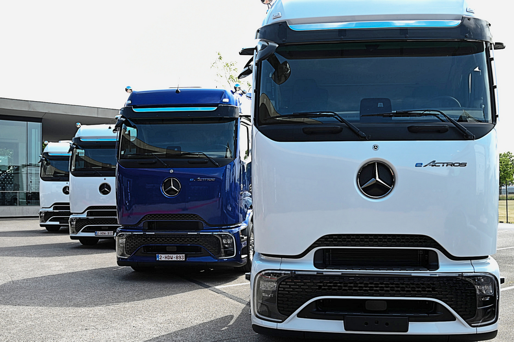 Livraison des premiers eActros 600 en Belgique chez VM Milktrans et Sovedo Logistics