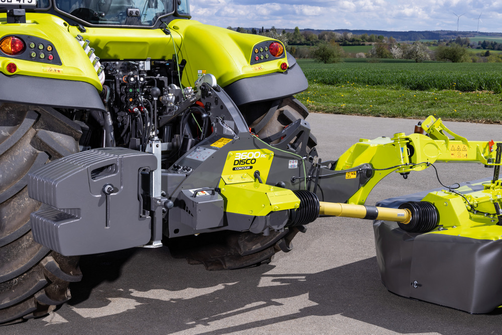 Claas optimise la stabilité de ses faucheuses avec un nouveau système de contrepoids.