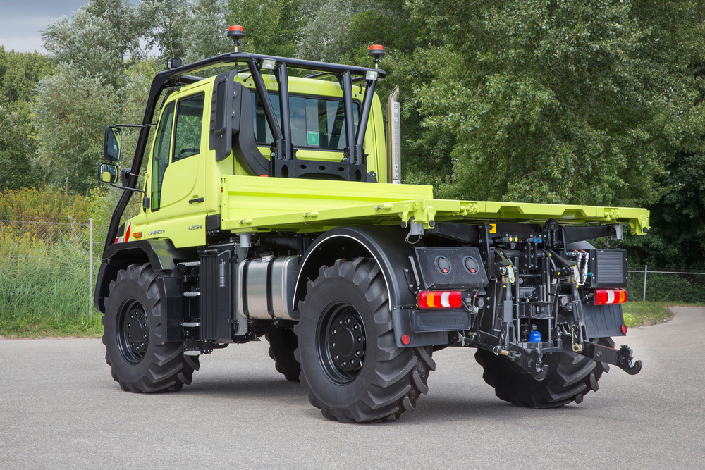 L’Unimog est un véritable engin agricole qui peut être doté de relevages avant et arrière.