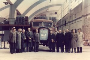 Le premier camion est sorti de la chaîne de montage de l'usine de Munich le 15 novembre 1955.