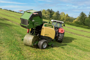 Une pince hydraulique sur les presse à balles rondes Krone