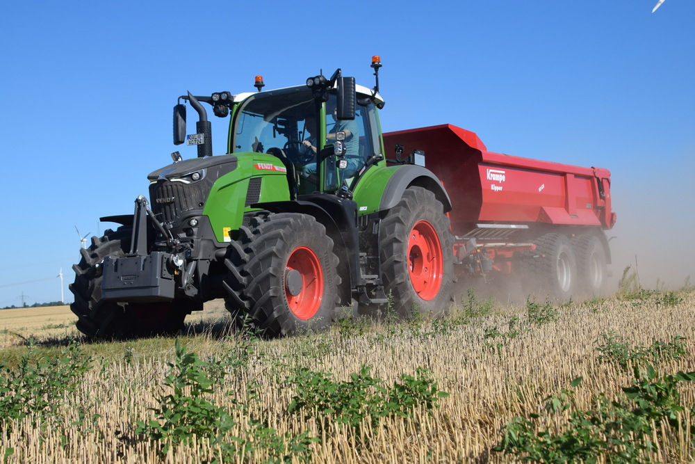 Le Fendt 724 affiche une faible consommation pour son segment de puissance.