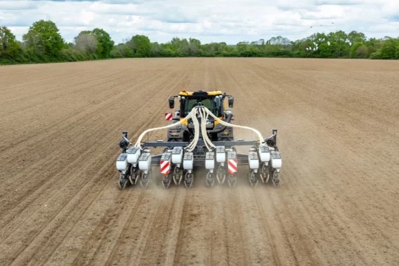 SKY Agriculture dévoile son semoir monograine, le Sonic