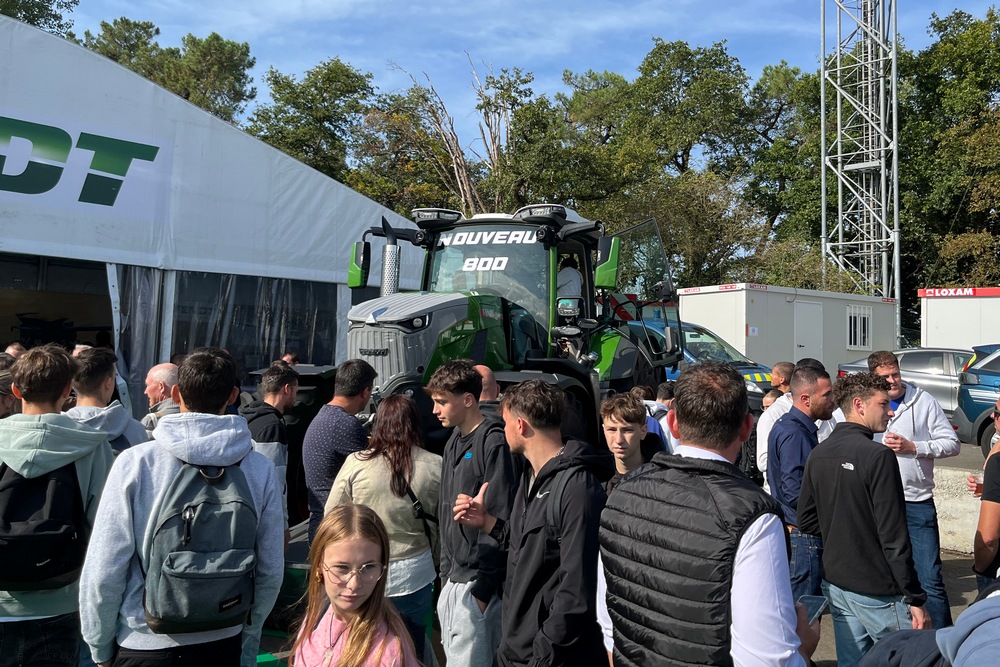 La première présentation française du nouveau Fendt 832 a attiré les foules sur le stand du constructeur.