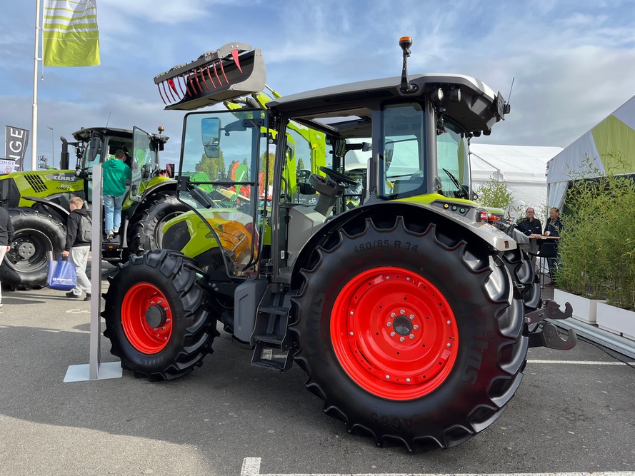 Le Claas Axoss série 3 a été distingué par le jury des Innov’Space pour sa cabine conçue pour l'élevage.