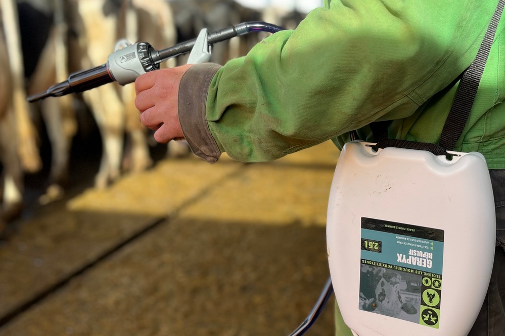 Gérapyx : Un répulsif contre les mouches, poux et tiques constitué d’extraits de plantes.