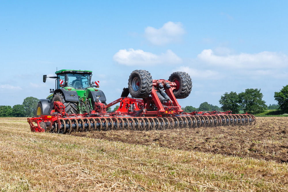 Kverneland dévoile le Qualidisc 21103 T, un nouveau déchaumeur caractérisé par une largeur impressionnante