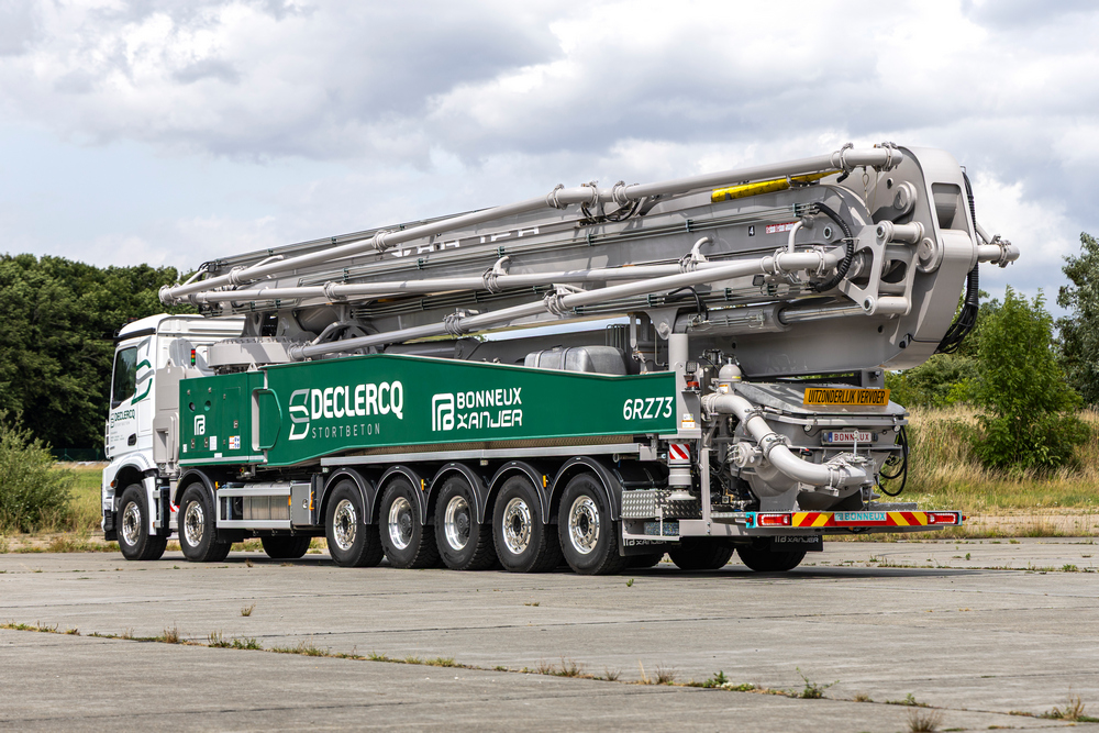 Une première européenne : la pompe à béton géante de 73 mètres sur Mercedes-Benz Arocs