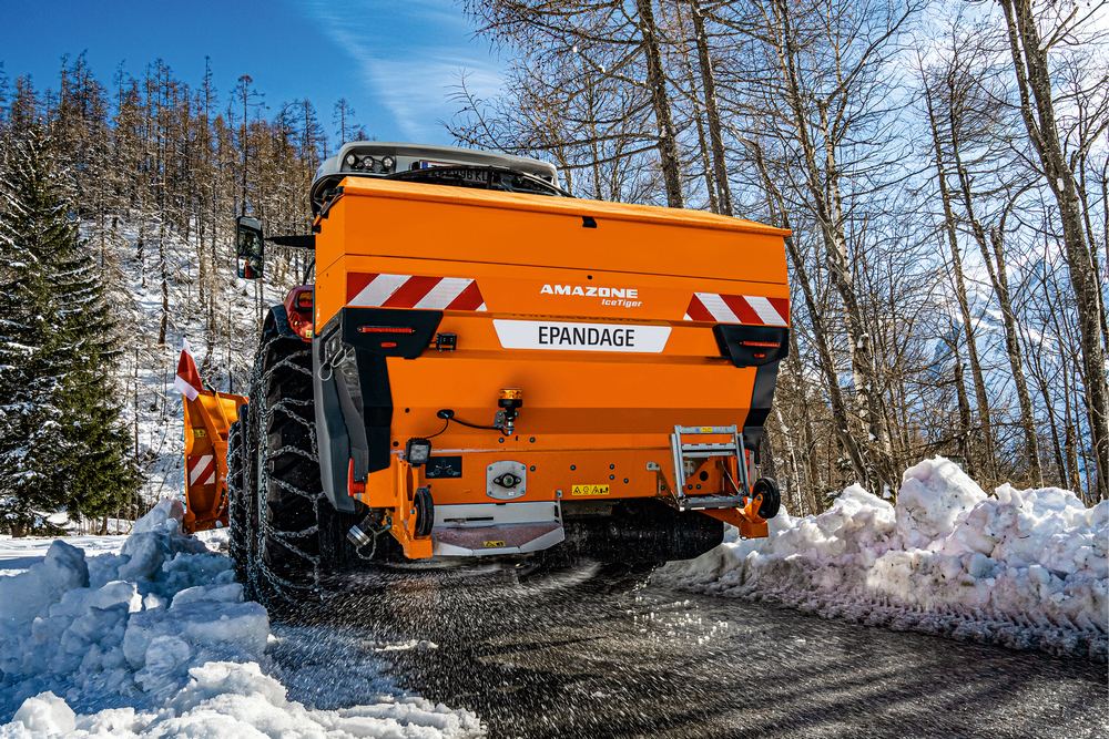 Épandeur hivernal IceTiger avec capacité de trémie de 1 000 l à 1 900 l 