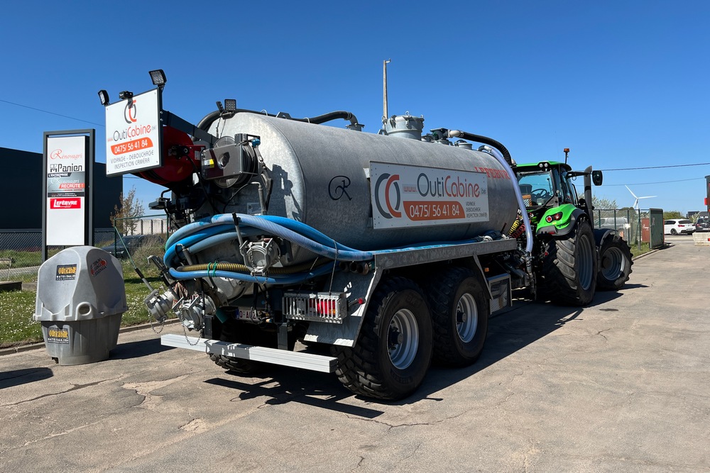Lefèbvre construit également des tonneaux d’hydrocurage.