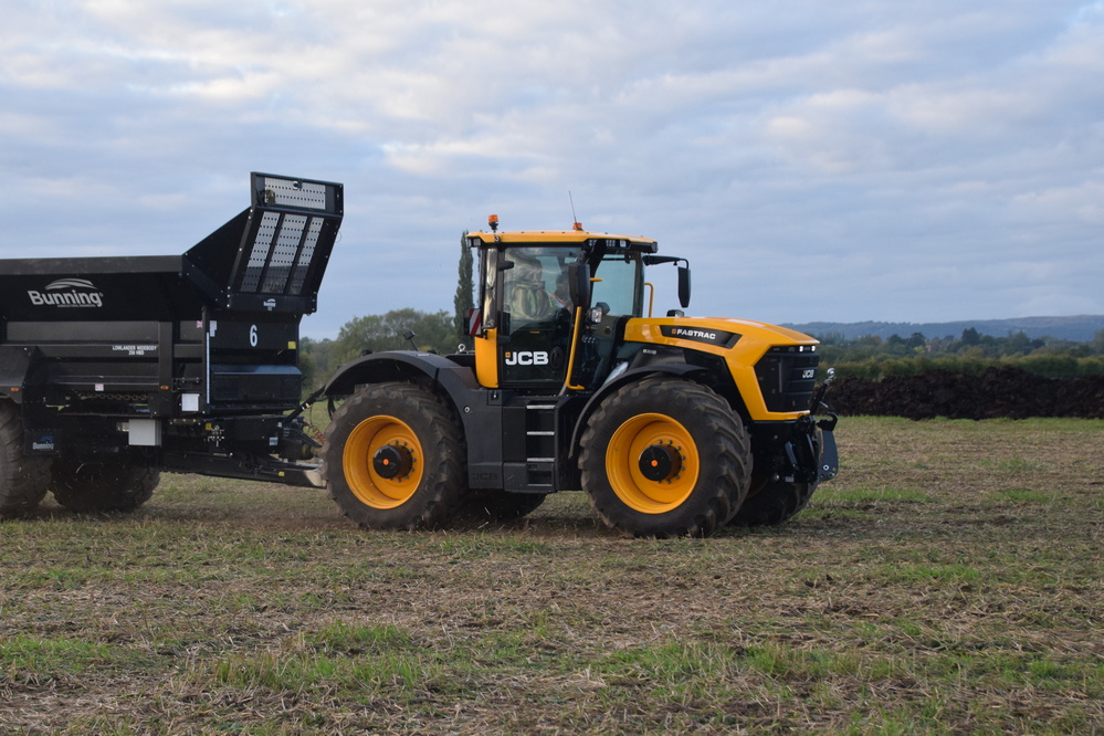 Les Fastrac 6260 et 6300 sont motorisées par un six cylindres FPT NEF67 de 6,7 litres.
