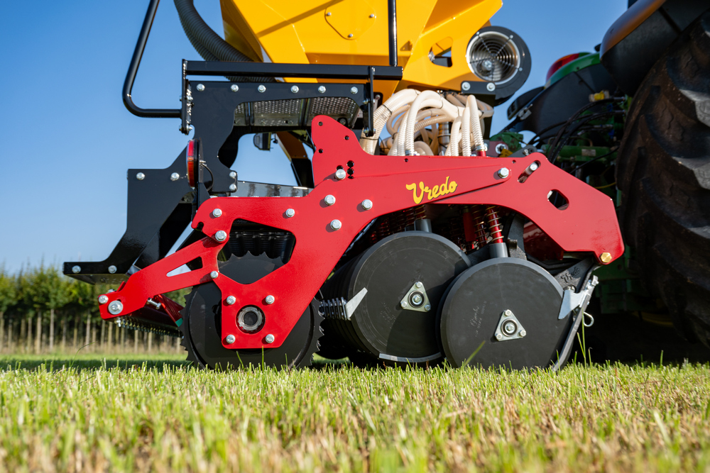 Le DDS (Dual Depth System) permet de semer différentes graines à différentes profondeurs. 