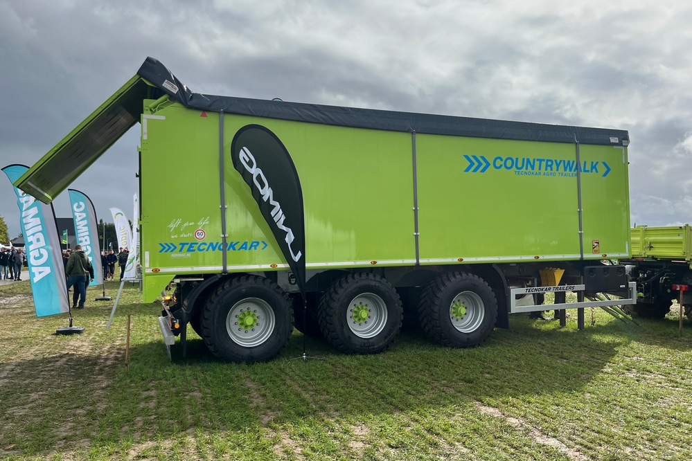 Le Tecnokar Countrywalk est un nouveau fond mouvant agricole proposé par Agrimac pouvant circuler jusqu’à 60 km/h.