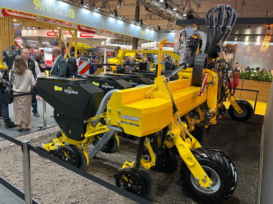 Bednar présente son premier semoir monograine Ultra UN 6000 à Agritechnica