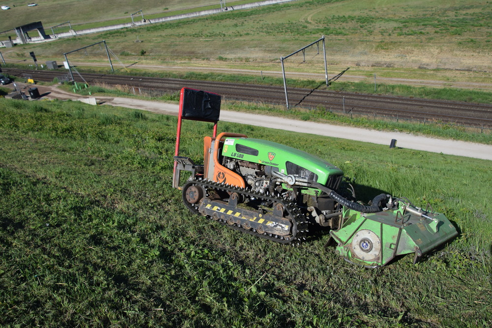 Le Green Climber est équipé de crampons et de chenilles qui peuvent être élargis.
