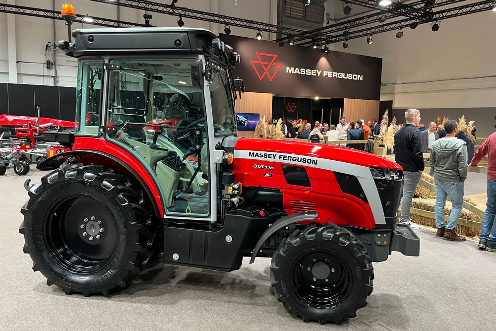 La série MF 3 Spécialité comprend cinq modèles de 75 à 115 ch. Le MF 3VI.115 était présent lors du salon Agribex 2025.