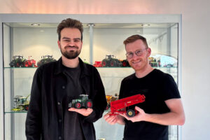 Michiel Saeyens et Sven Van Hecke lancent une toute nouvelle bourse à Merelbeke dans De Gemeentehallen.