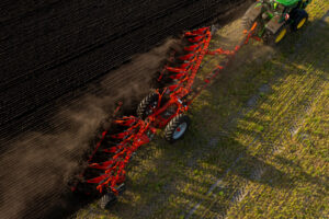 Kuhn Multi-Challenger XT, une nouvelle charrue semi-portée hors-raie