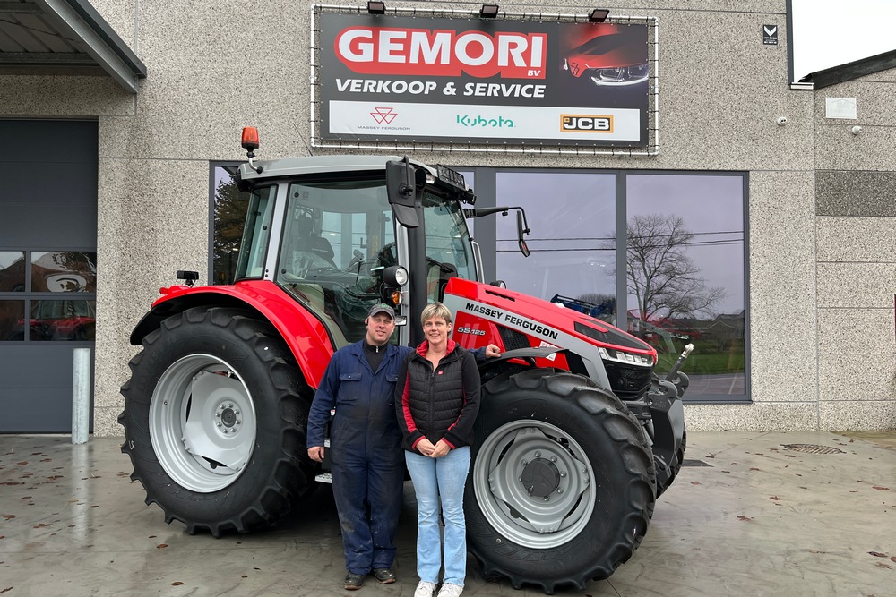 Ringo Geysens et Mieke Vandooren devant leur concession Gemori établie à Hooglede.