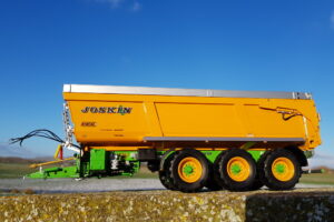 La gamme de miniatures de Joskin s’élargit avec la Trans-Space 8000/27 TRC150