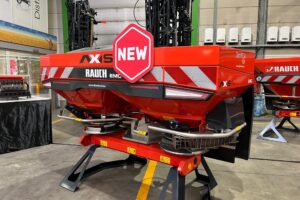 Le Rauch Axis 25 était visible dans l’espace DistriTECH lors des traditionnelles portes ouvertes Joskin Pro Days organisées en janvier 2026.