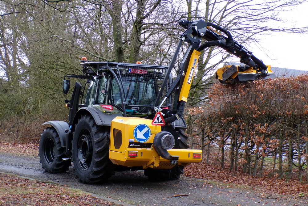 6. Des grilles permettent de protéger les carreaux du tracteur.