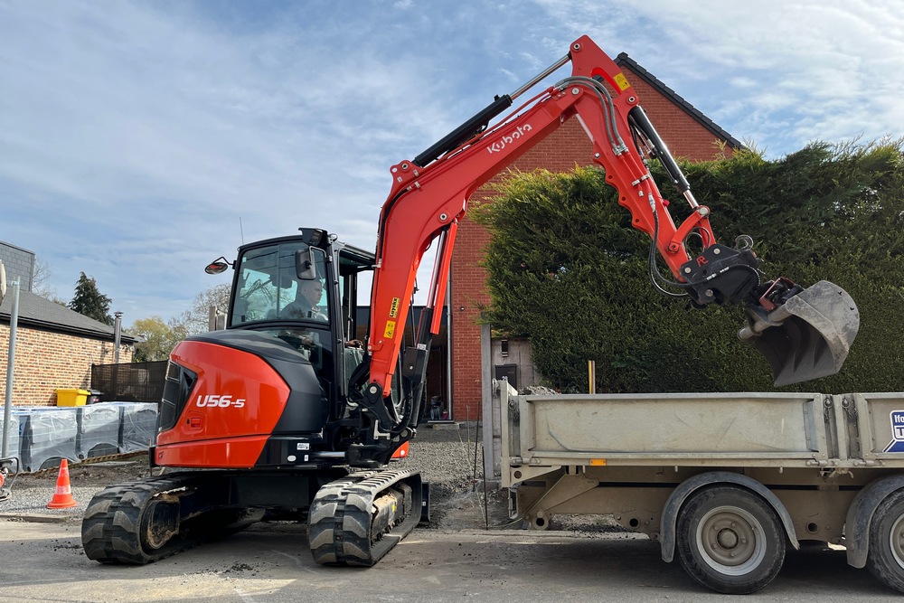 Kubota U56-5 chez Tom Willems : une mini-pelle polyvalente et compacte