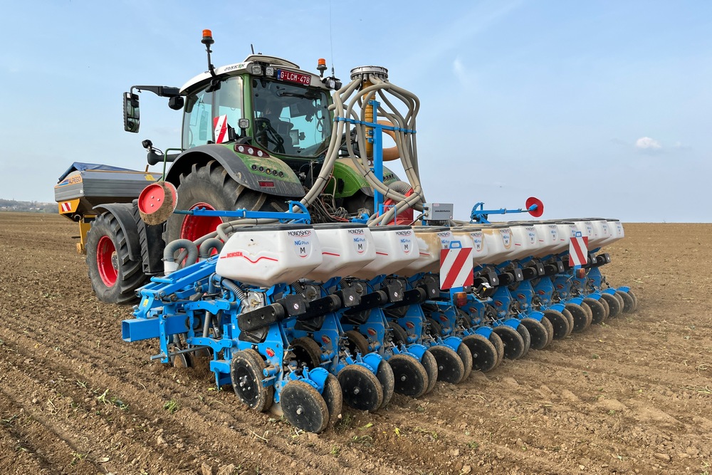 Les semis chez Bernard Entreprise Agricole “La fertilisation localisée permet de réaliser d’importantes économies d’engrais”
