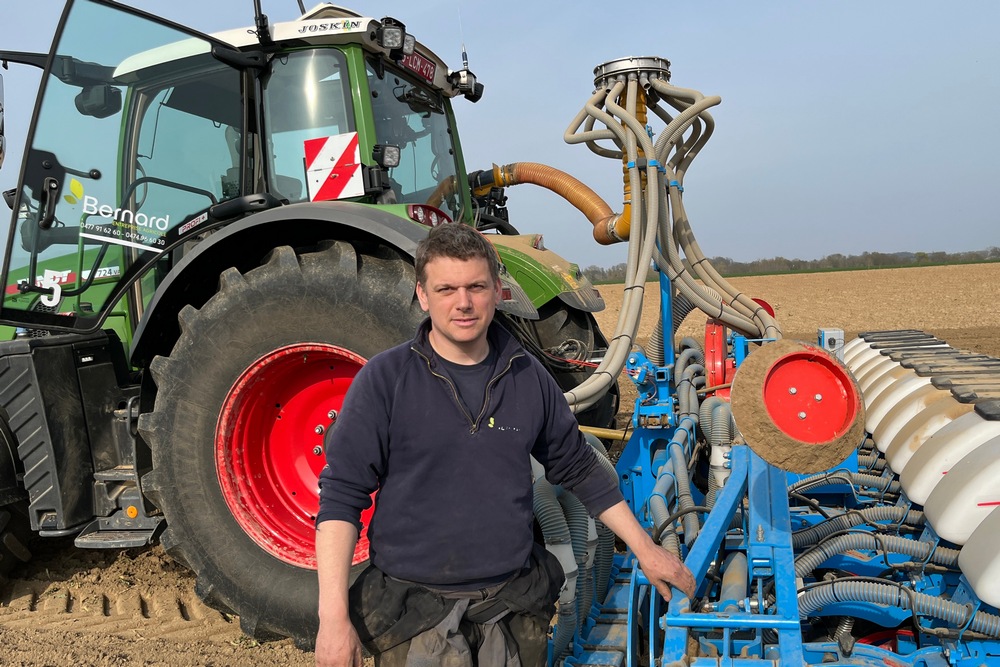 Guillaume Bernard recommande Monosem qui propose une large gamme de semoirs. L’entrepreneur se montre aussi satisfait du service offert par DistriTech.