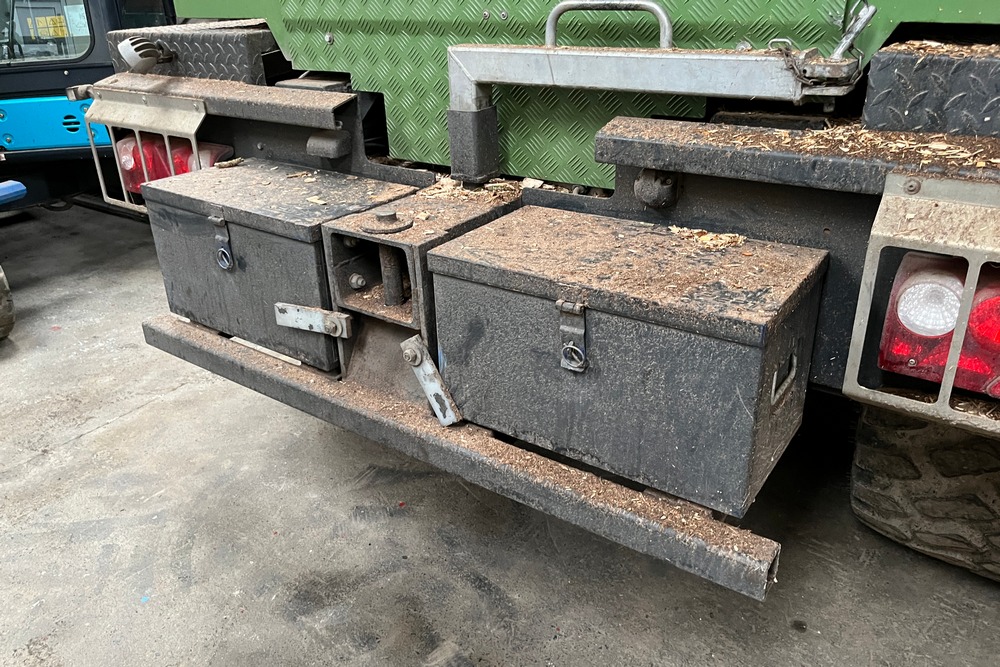 2. À l’arrière, un coffre à outils ainsi qu’une attache ont été ajoutés par Etienne Ernould.