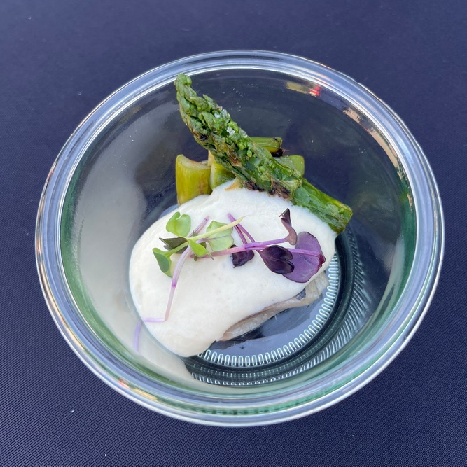 Il est possible d’intégrer les asperges dans de nombreuses recettes et de cuisiner ce légume de différentes manières, comme par exemple au barbecue.