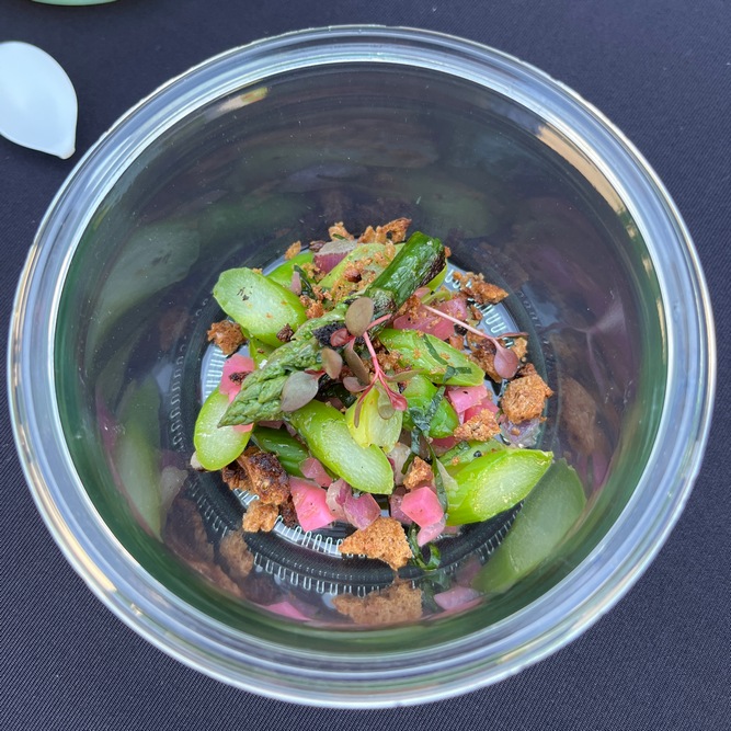 Il est possible d’intégrer les asperges dans de nombreuses recettes et de cuisiner ce légume de différentes manières, comme par exemple au barbecue.