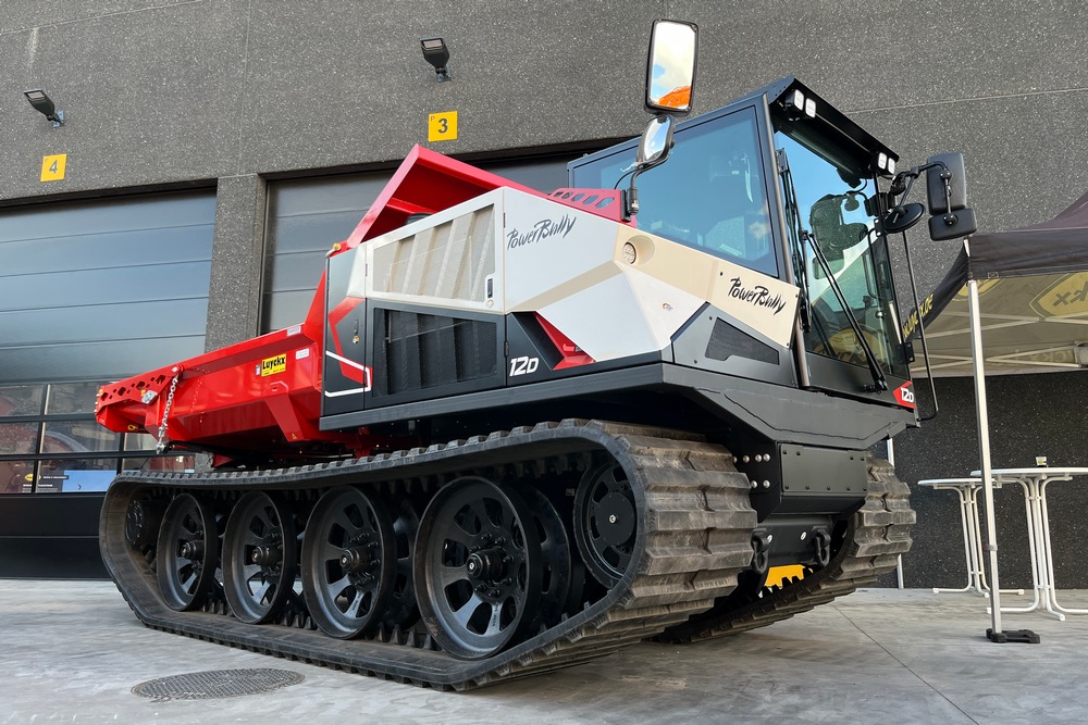 Luyckx distribue les machines à chenilles PowerBully en Belgique.
