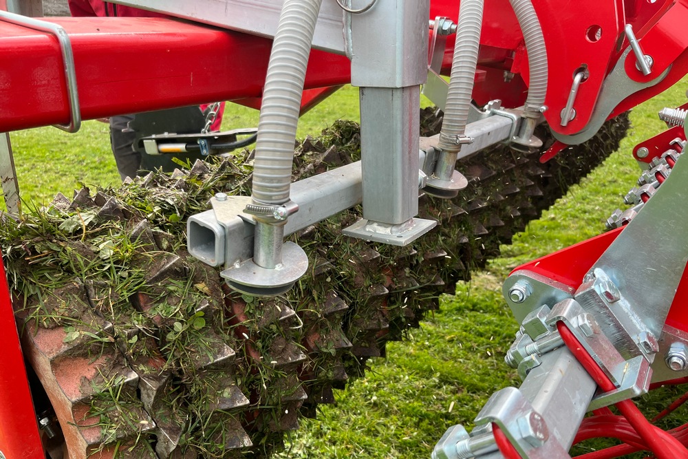 Les semences sont distribuées à la volée